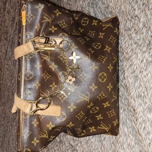Authentic Louis Vuitton Cabas Piano Shoulder bag w/authentic LV bag charm.